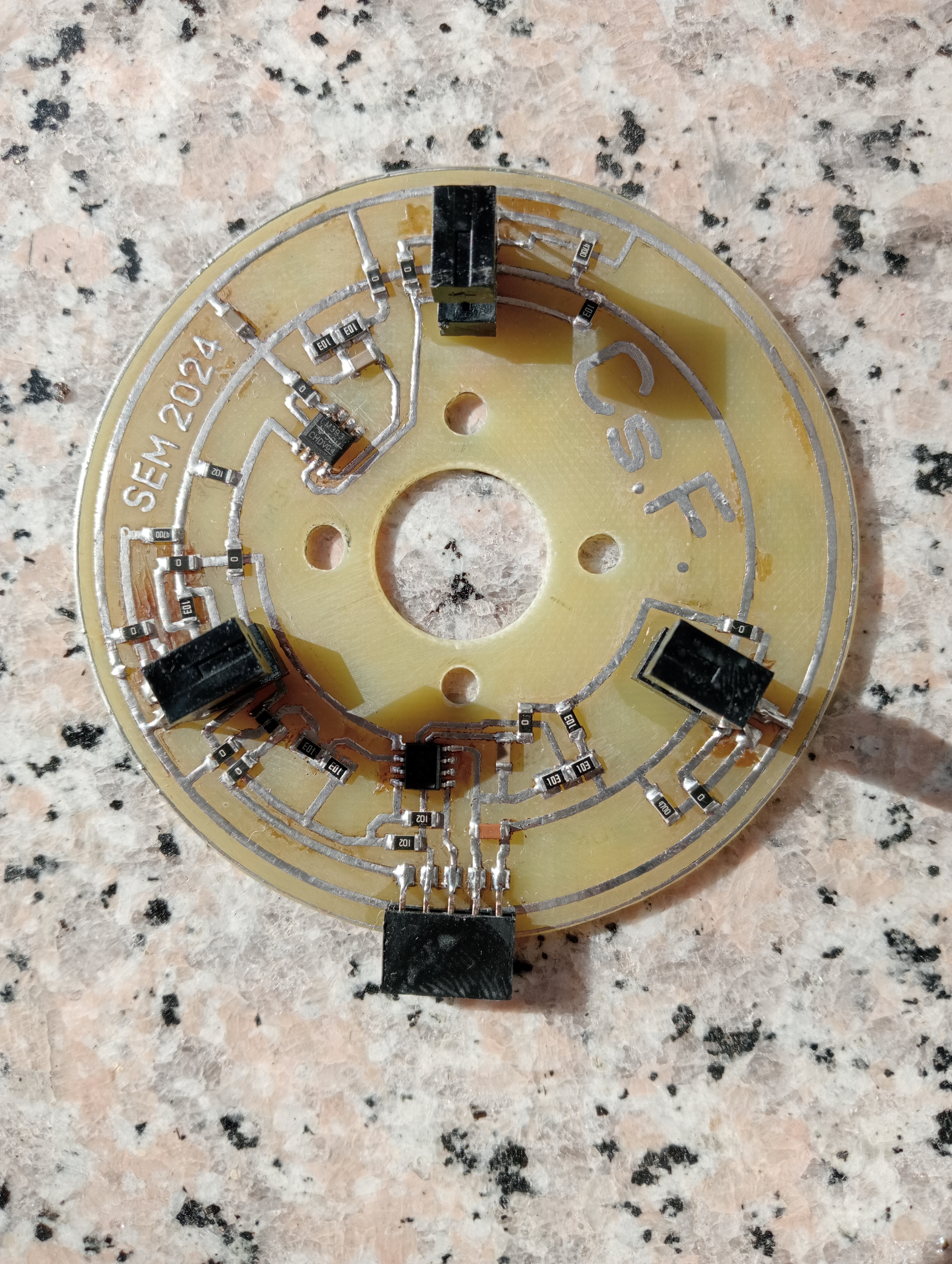 Motor pozíció szenzor megvalósítva.